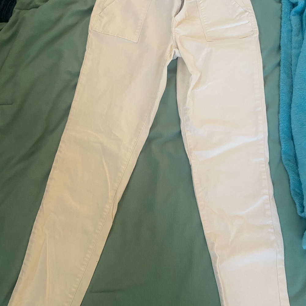1822 Denim Women's Straight Leg Jeans in White